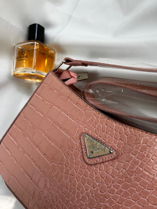 👛 Asenya Croco Blush — Gücünü Detaylarda Gizleyen Zarafet